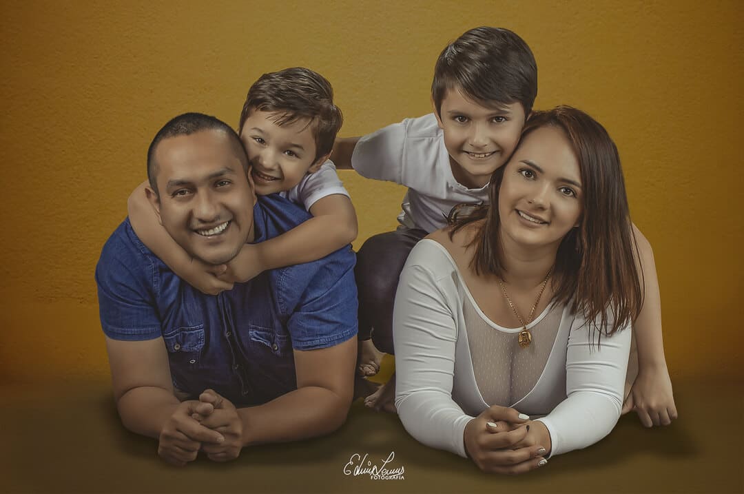 Retrato familiar en Bogotá. Fotografía de tu núcleo familiar